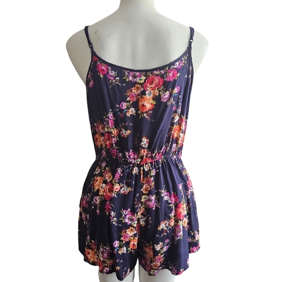 Band of Gypsies Navy Floral Romper Size Medium - Picture 4 of 10